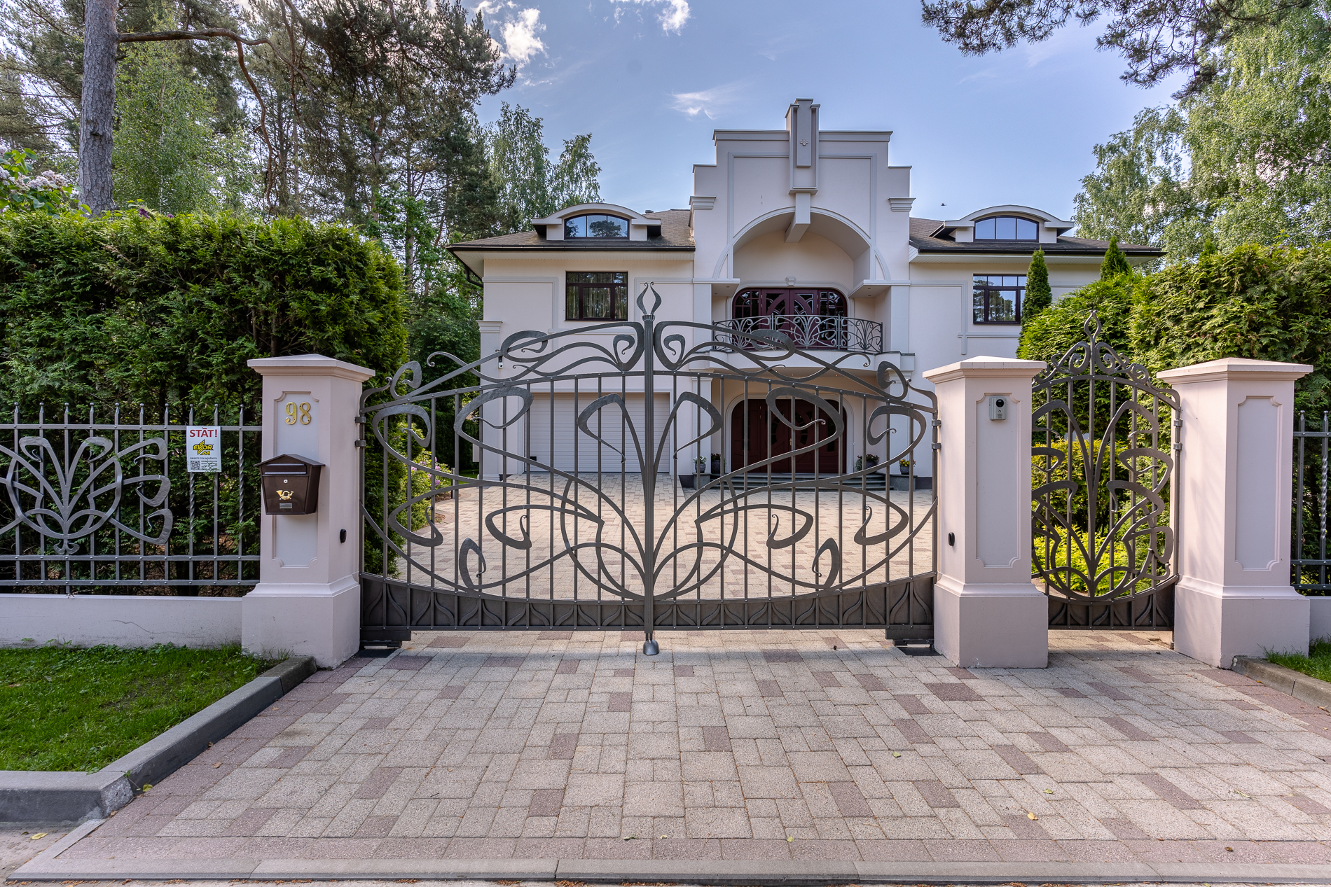Klasiska Villa Kāpu ielā - šarms un elegance pie jūras