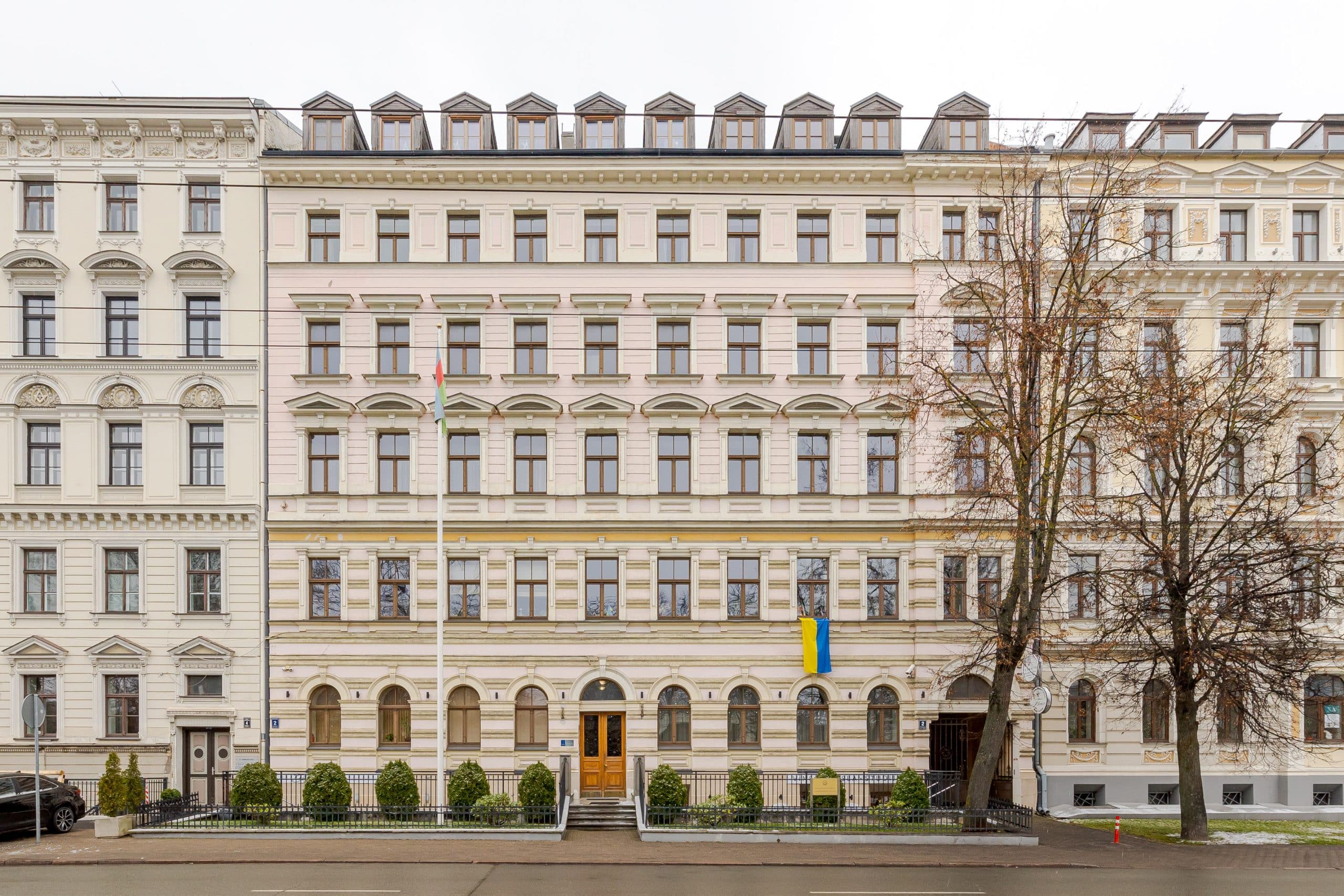 Dzīvoklis ar skatu uz parku Vēstniecību rajonā